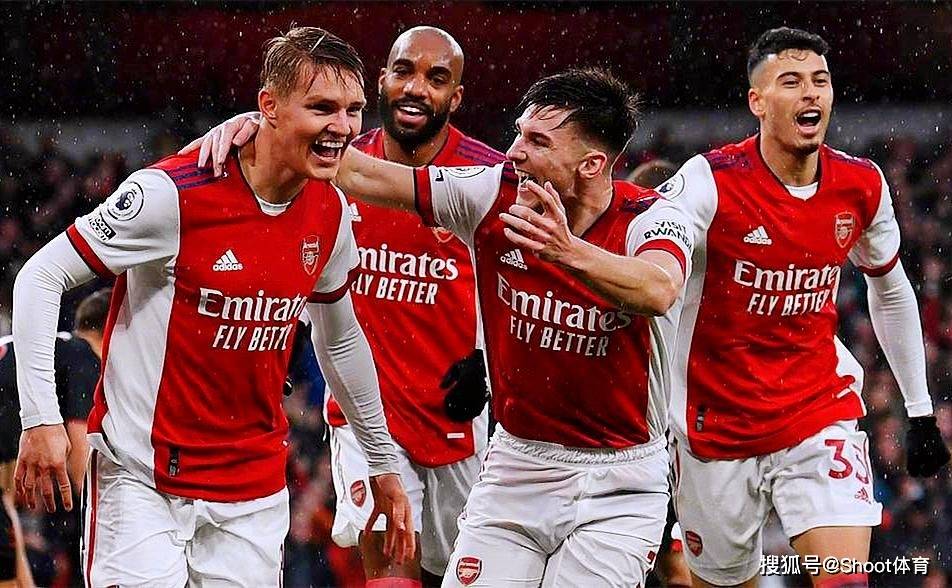 完美体育平台 - 曼城球迷合唱 