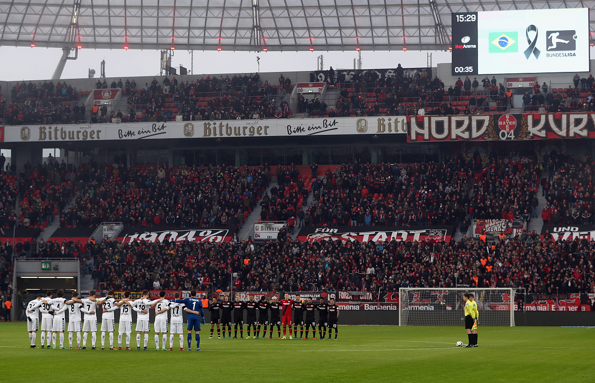 完美娱乐平台 -加时末段欧篮联焦点战,门兴格拉德巴赫止住颓势,底气十足,赛季目标并未改变的简单介绍