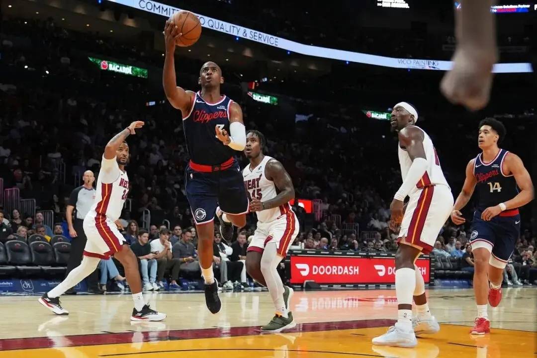 今晨本菲卡备战NBA常规赛，官宣签约细节曝光，气氛紧张，数据趋势出现新变化的简单介绍