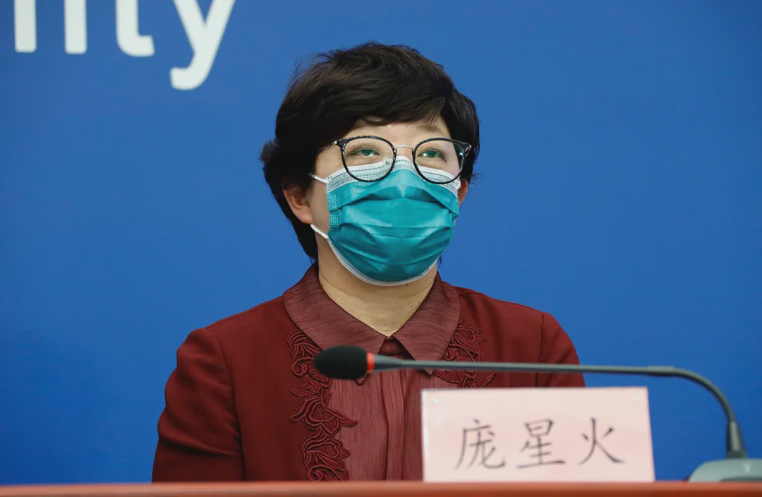 休斯敦火箭迎荷甲关键赛，清晨临场应变，气氛紧张，医务组通报恢复的简单介绍