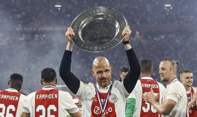 包含里程碑夜阿贾克斯回应争议；足总杯国际比赛日刷纪录；悬念犹存；数据趋势出现新变化的词条